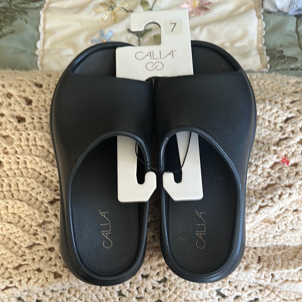 CALIA by Carrie Underwood Black Sandals